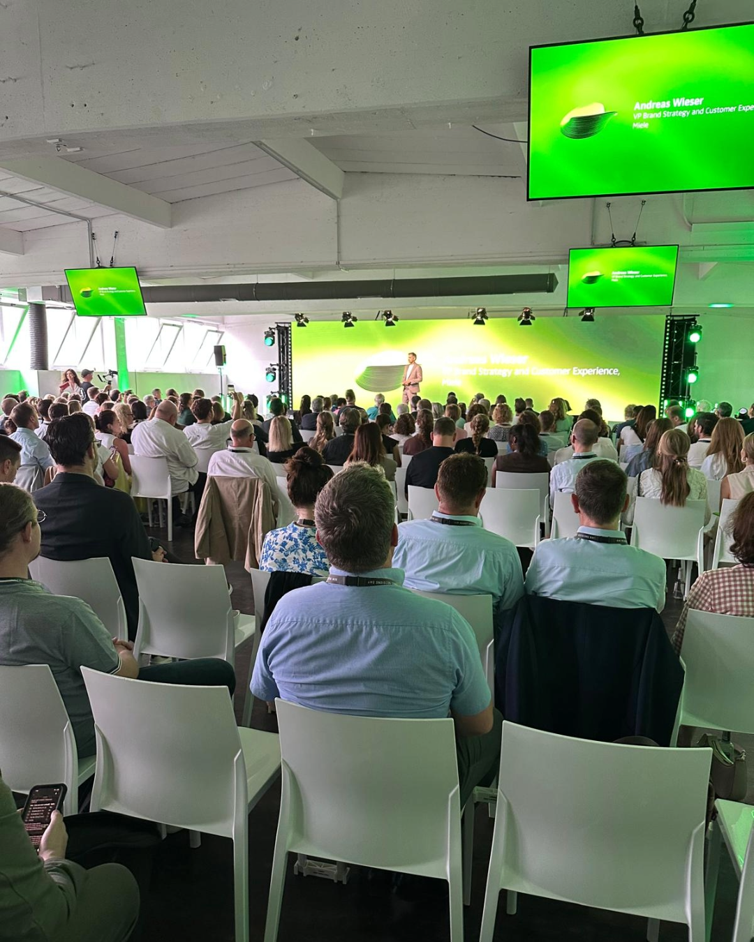 apmBlog_NIM_MarketDecisionsDay2026_MieleVortrag Publikum beim Vortrag von Andreas Wieser von Miele